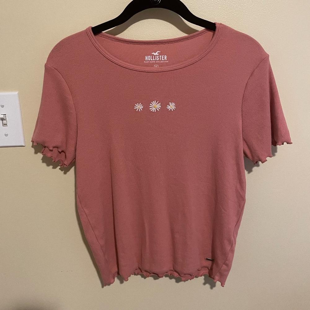 Hollister Womens Medium Stitched Daisy Lettuce Trim Tee